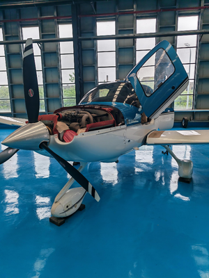 Um SR22 em estoque com tempo de voo de apenas 36 horas!